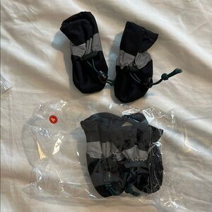 Black and Gray Winter Mittens